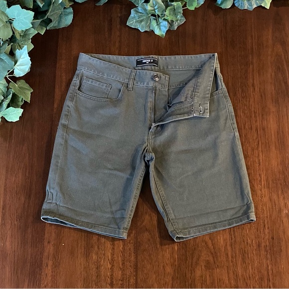 Men’s Dark Sage Green Jean Shorts Size 30 - Picture 1 of 3